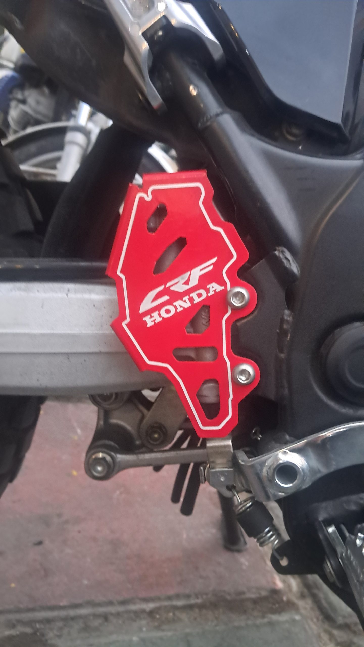 : محافظ پمپ ترمز عقب هوندا CRF L و CRF Rally